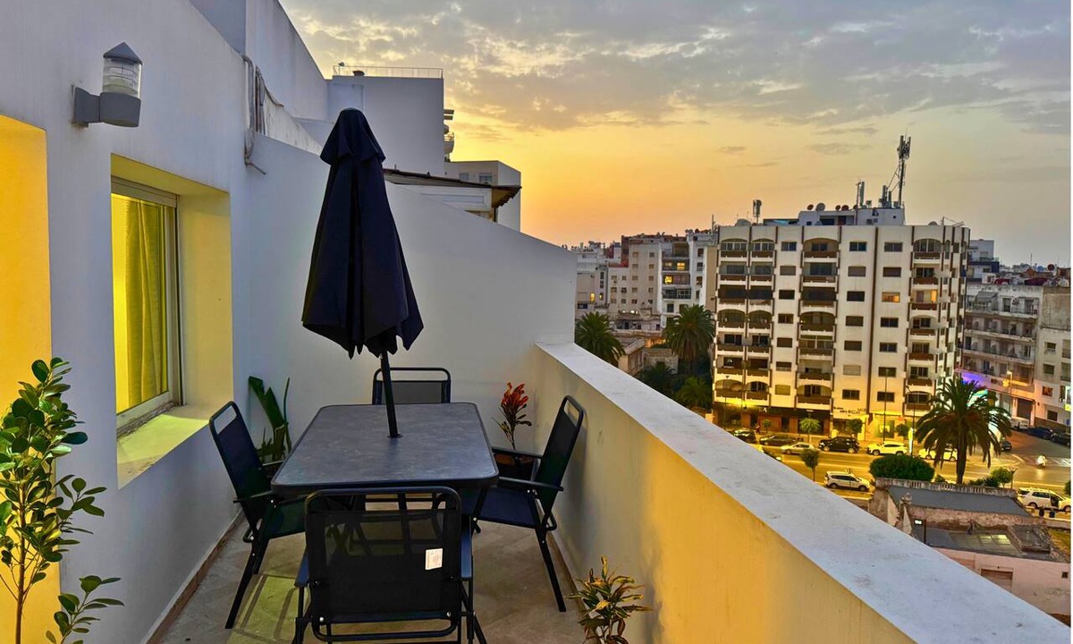 Casablanca City Center Apartment | 3-Bedroom Apartment with Panoramic Rooftop Terrace — Gauthier, Casablanca