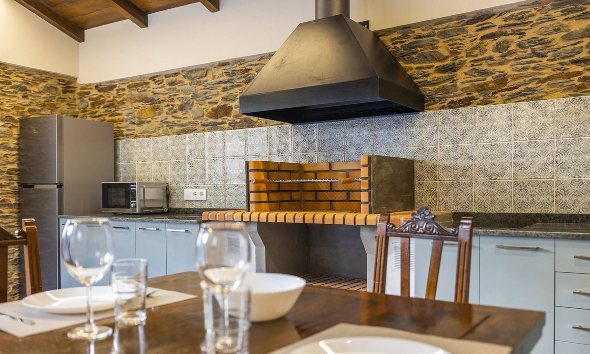 Navia Apartment | Apartment Las Dornas--Casona del Campo in Asturias with pool