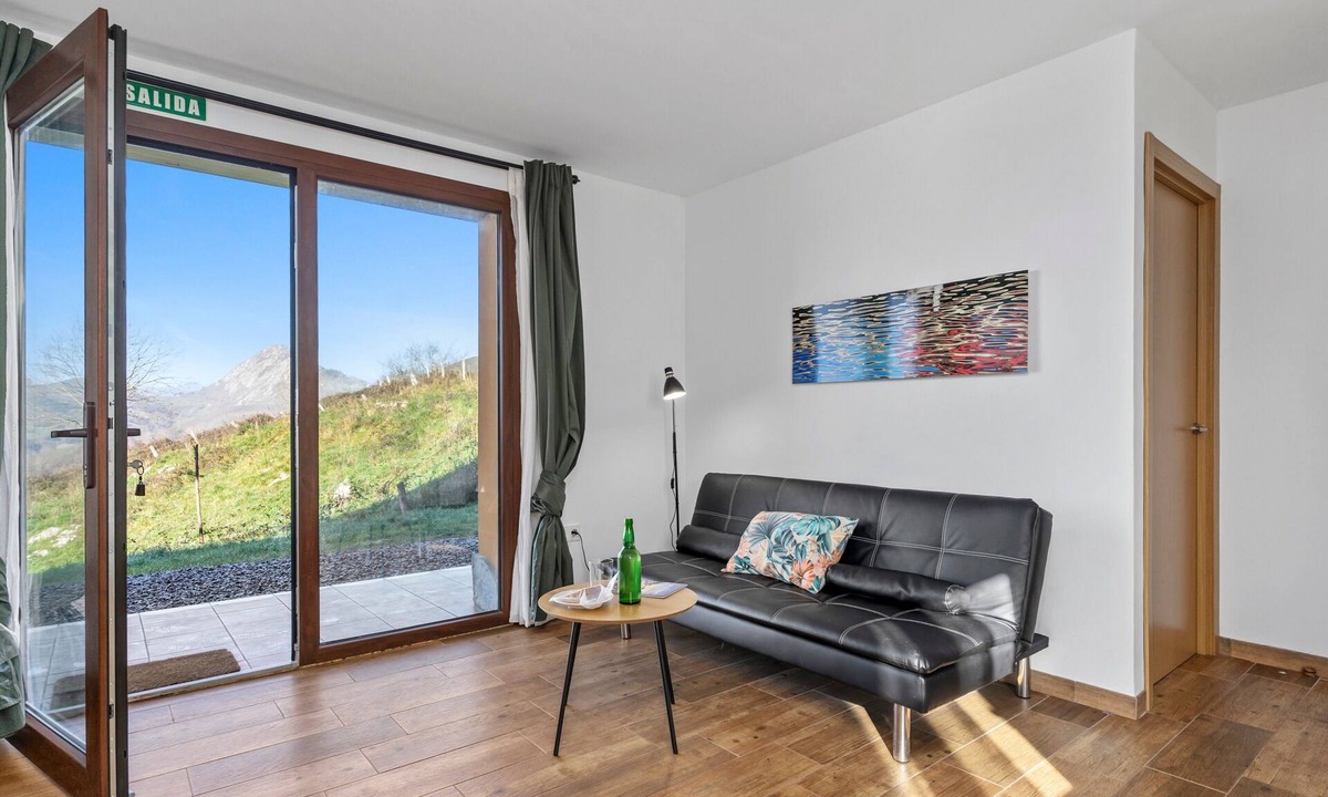 Santianes de Ola Apartment | Apartment 'Prao' with Mountain View, Private Terrace and Wi-Fi