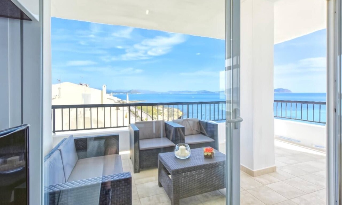 Son Baulo Apartment | Apartment 'Son Baulo' with Sea View, Private Terrace and Wi-Fi