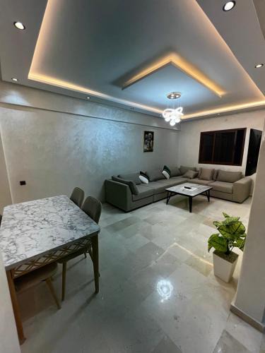 El Hara Apartment | Appartement lumineux de 2 chambres à Guéliz, près de la Plaza, avec parking gratuit