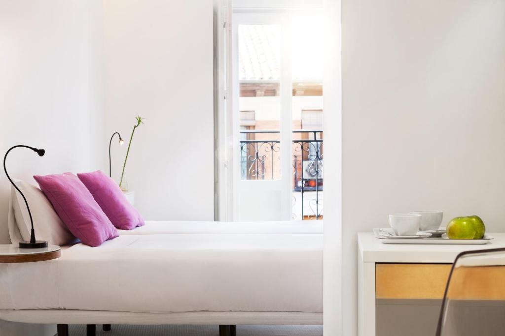 Embajadores Hotel | Artrip Hotel