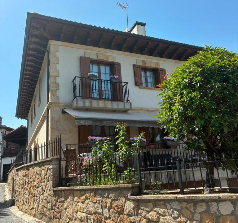 Lesaka House | Balentzenea Rural House