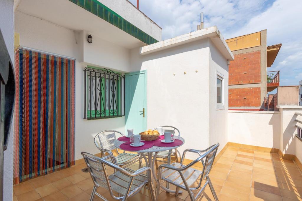 Roses Town Center Apartment | Basic Comfort Apartment Poeta Marquina 2º 2027