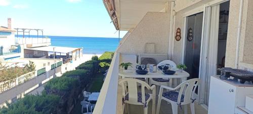 Parc de Mont-roig Apartment | Bikini