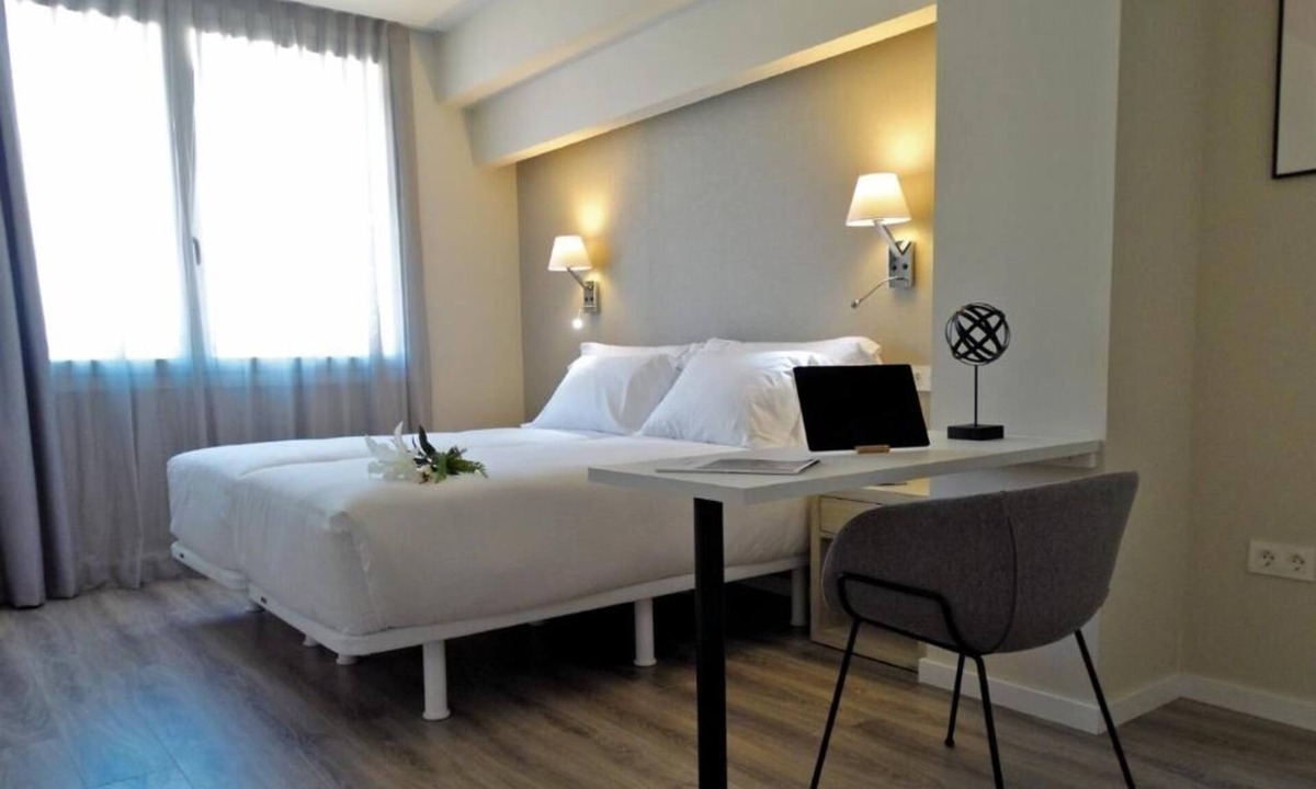 Castanos Hotel | Bilbao Riverside Gem: 4 Family-friendly Units Near Zubizuri Bridge & Cen