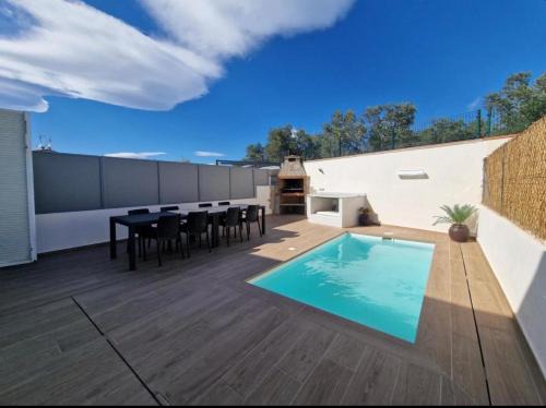 El Mas Oliva House | Casa Praga