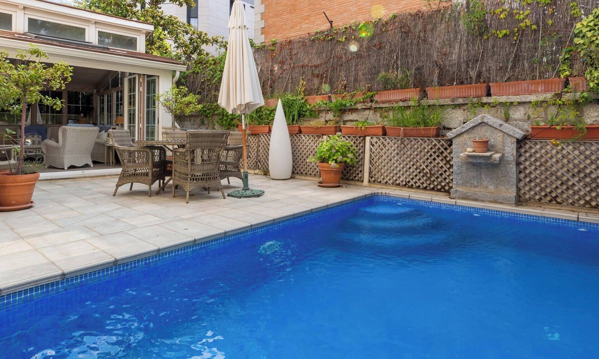Nueva Espana House | Charming home with pool in center of Madrid sleeps 12+