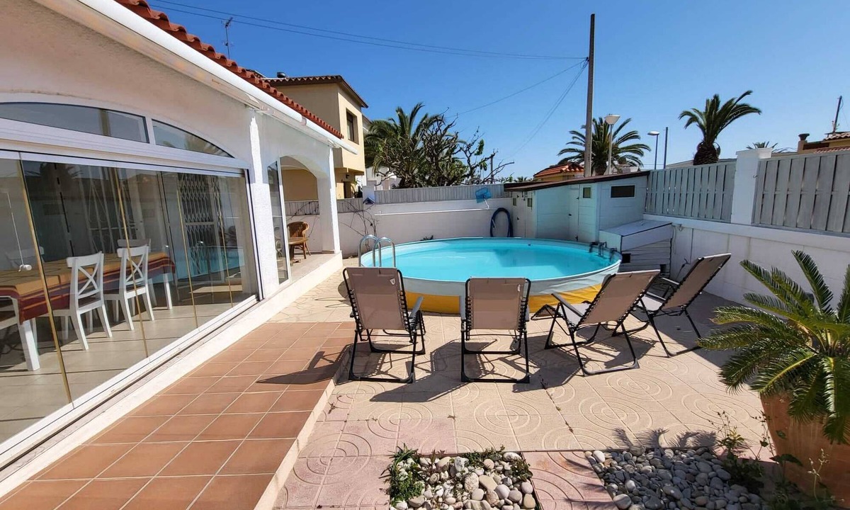 Clara House | Charming villa with swimming pool, very well equipped and 900m from the beach