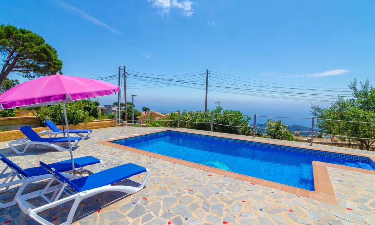 Lloret de Mar Villa | Club Villamar - Holiday villa in the hills of Lloret de Mar with an atmospheric appearance along .