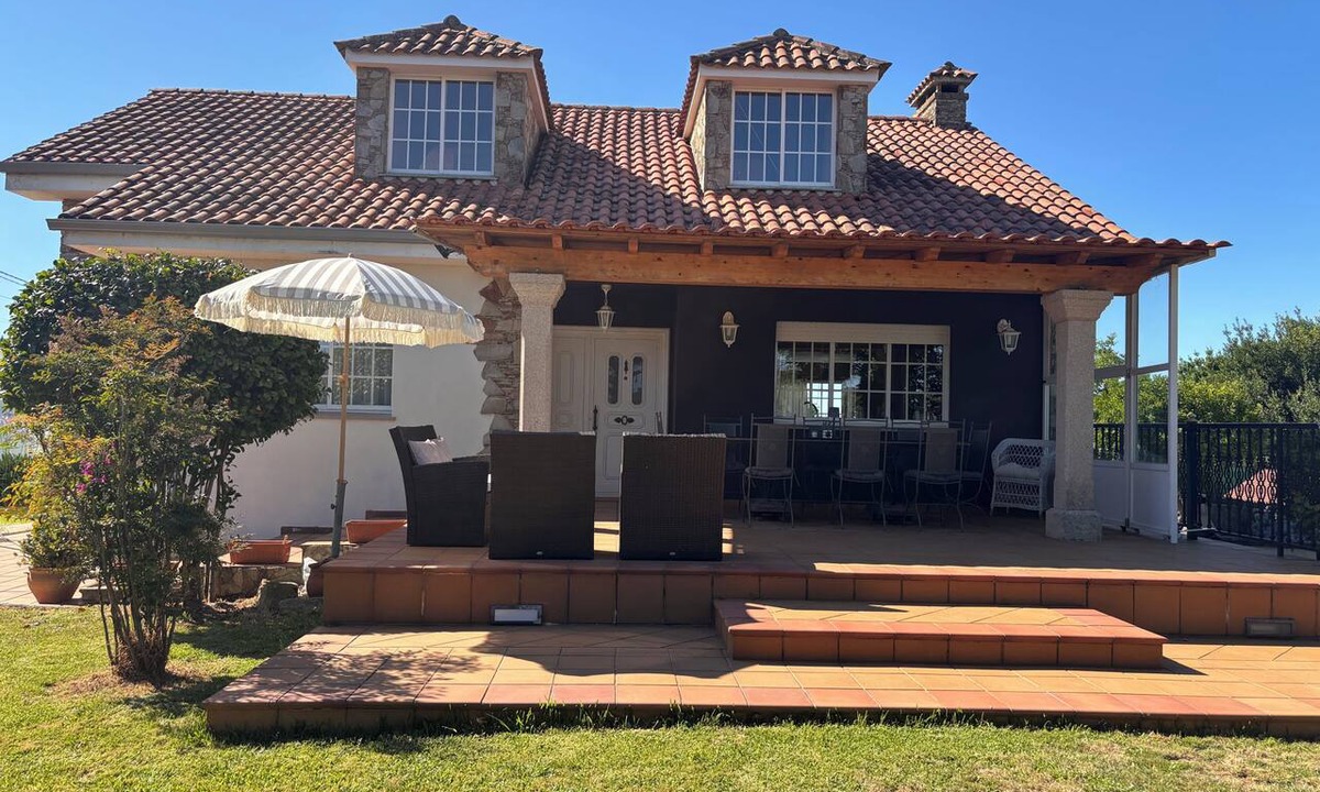 Sada Ski Chalet | Cumbre Chalet in Sada with a pool and views of Sada