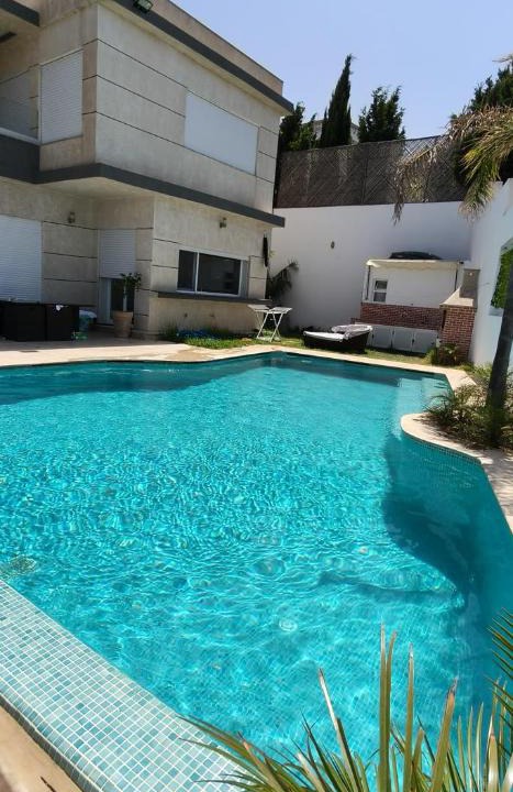 Mnar Villa | Exclusive luxury villa private pool avec trois chambres et deux salons and garden mnar
