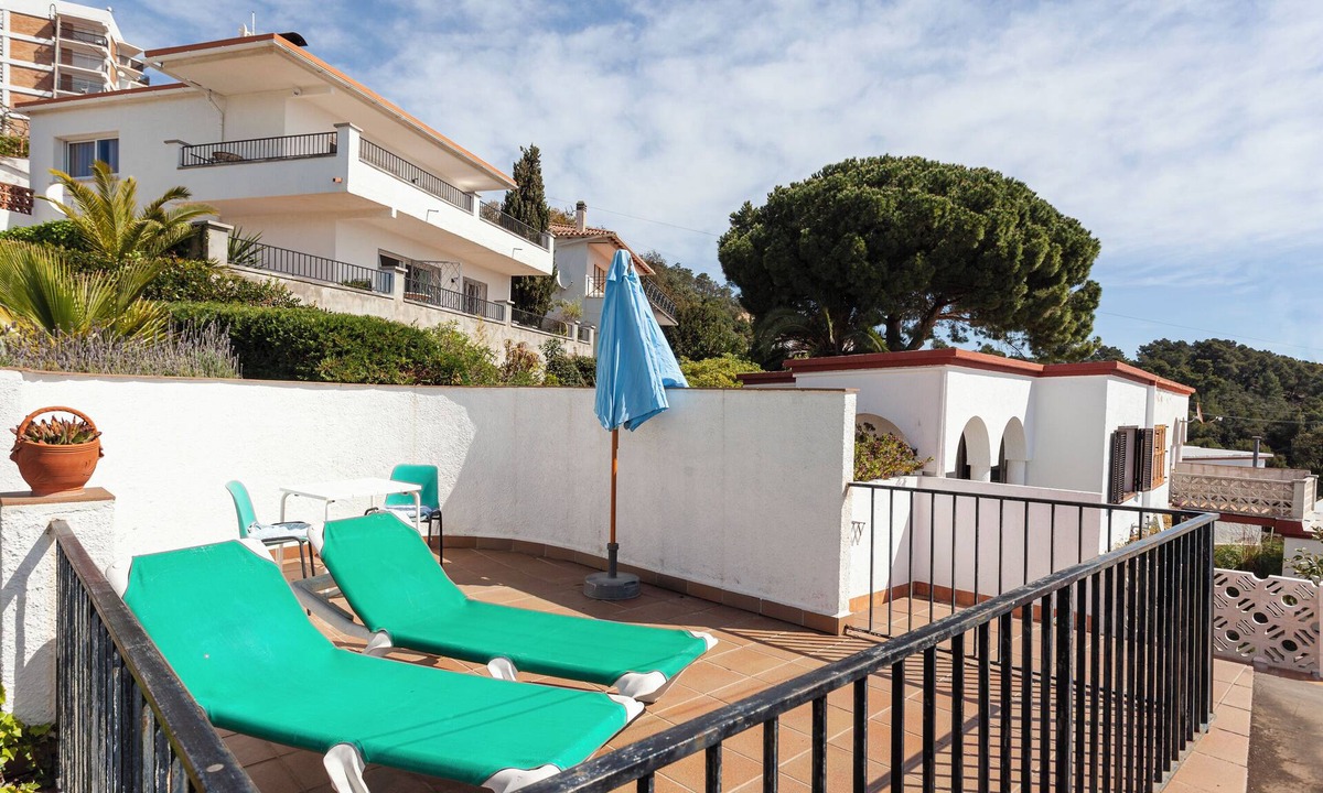 Canyelles House | Holiday Home 'Casa Morisca vistas al mar' with Sea View, Garden & Wi-Fi