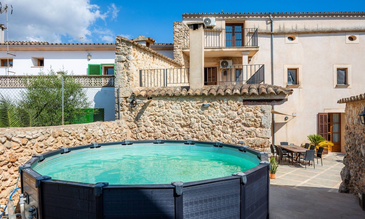 Pina House | Holiday Home 'Pina' with Mountain Views, Private Pool and Wi-Fi