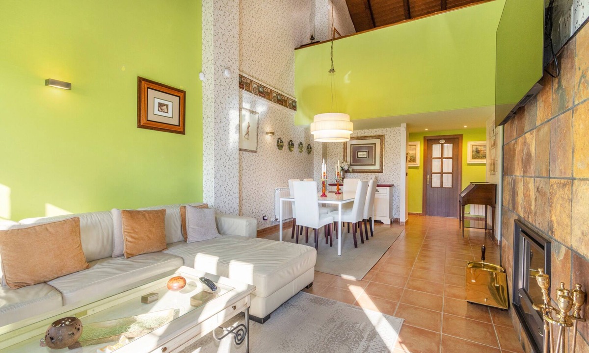 Badaguas House | Holiday Home 'Un Duplex Con Encanto' with Mountain View, Private Terrace and Wi-Fi