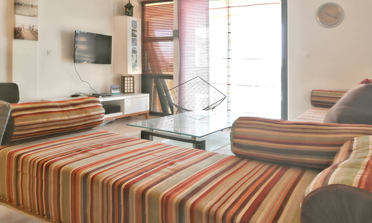 Imi Ouaddar Apartment | Homerez - 60m² Apartment with Balcony in Imi Ouaddar