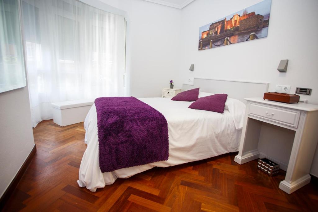La Coruna Hotel | Hostal Costa Coruña