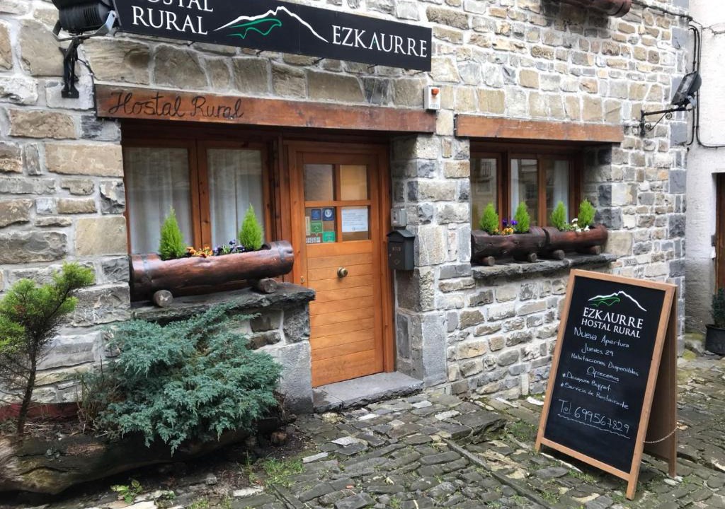 Isaba House | Hostal Ezkaurre