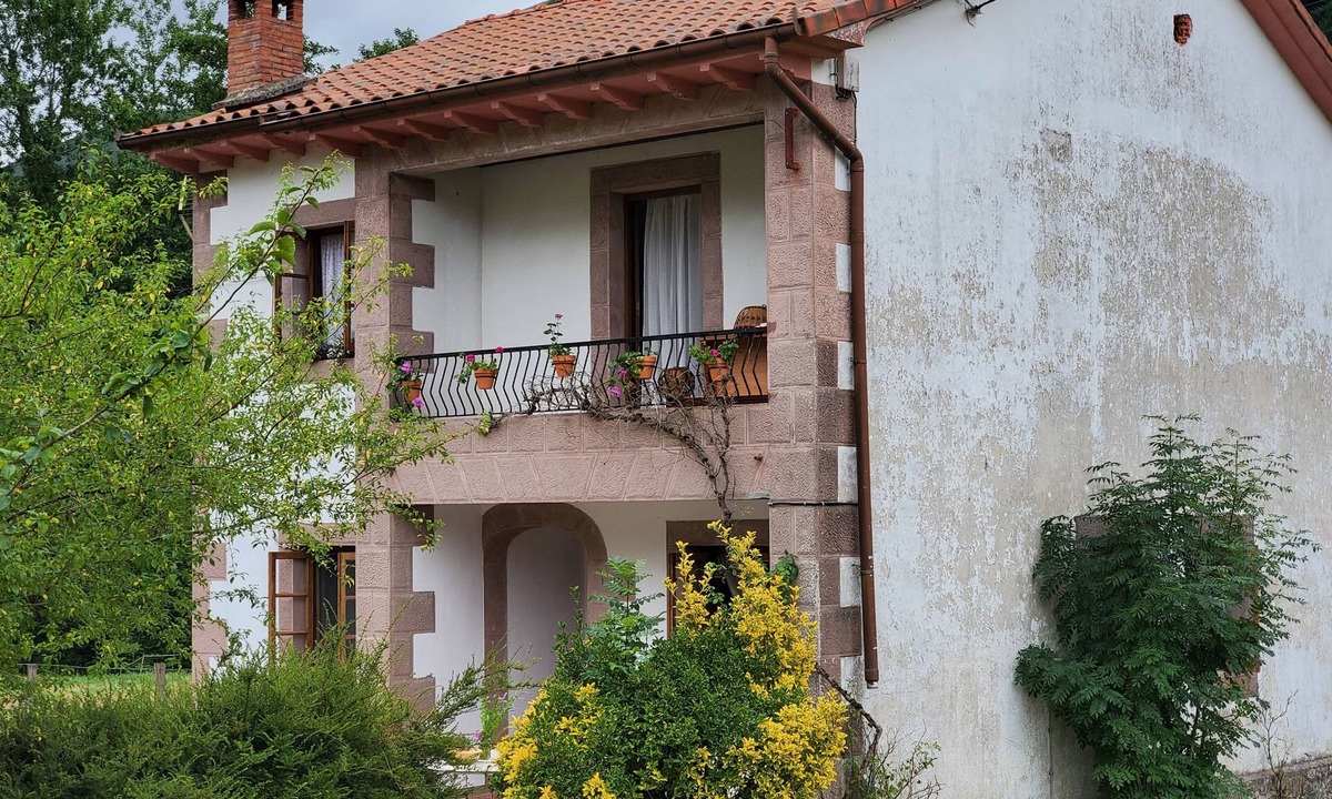 Cabrojo House | House only 8km from San Sebastian de Garabandal and 20 min from beautiful beaches.