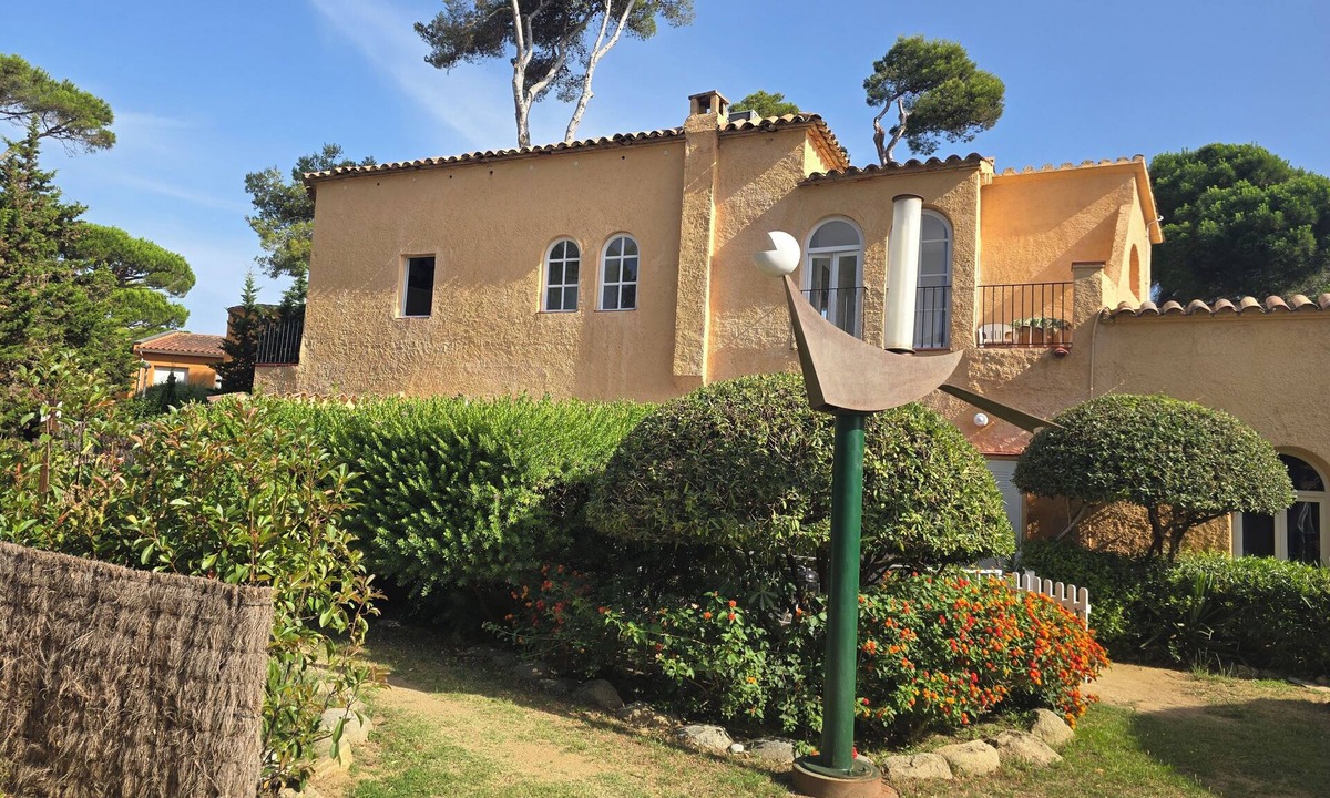 La Fosca House | House with garden at 30 meters from the sand beach of la Fosca.