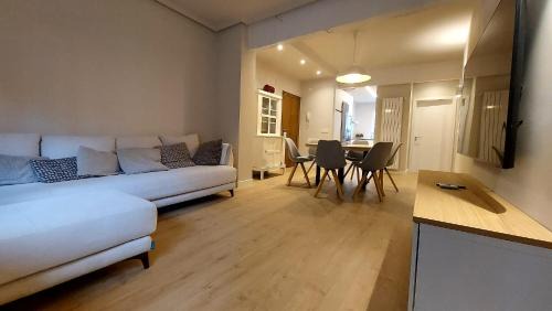 Algorta Apartment | Kaioen Etxea EBI 03150