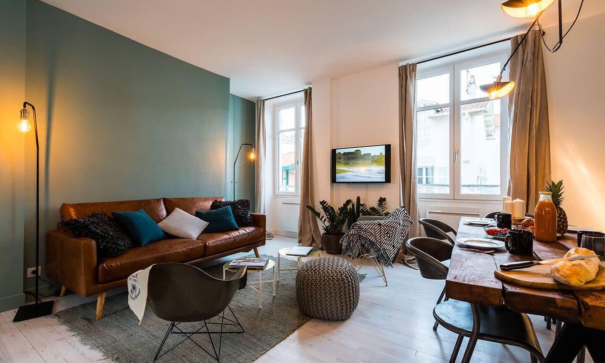 Biarritz City Centre Apartment | L'ATELIER KEYWEEK Vintage Duplex Apartment with Parking Biarritz Center