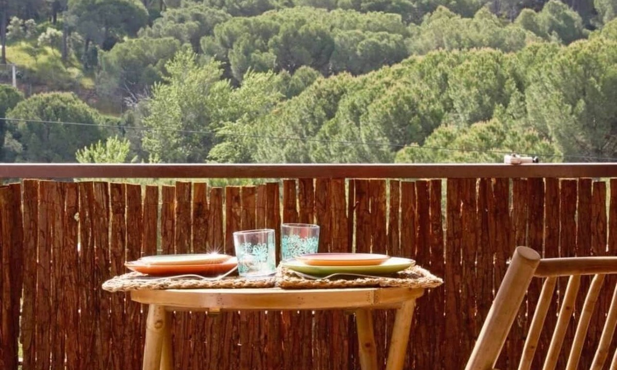 San Martin de Valdeiglesias Apartment | La Escondida Apartment at the San Juan B Reservoir