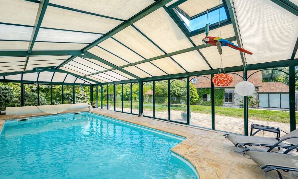 Pays de l'Aigle House | La maison des tilleuls with swimming pool for 8 people
