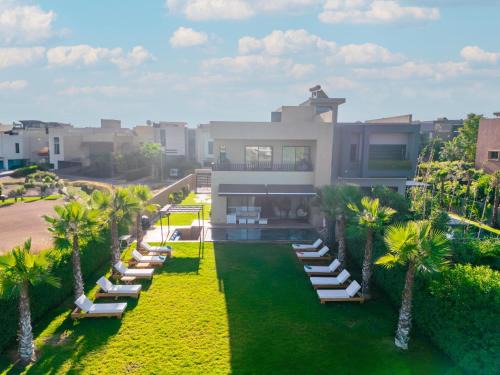 El Makina Villa | Luxury Villa with Heated Pool & Private cinema