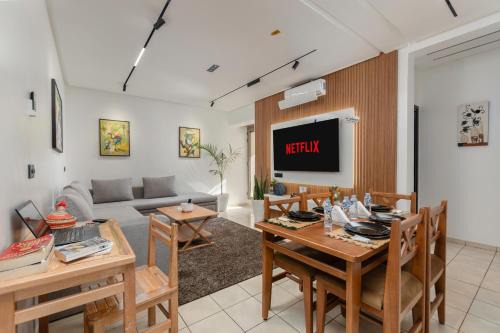 Cite El Houda Apartment | Modern 2BR Condo 10min from beach and Souk