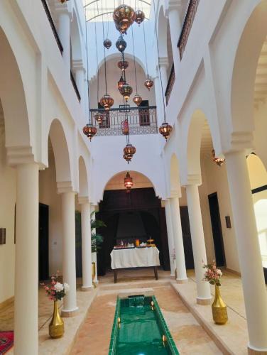 Tarmigt House | Palm View Palace