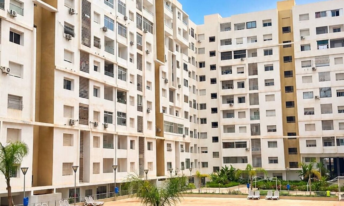 Cite Al Mohammadi Apartment | Poolside Apt, Close to Marina, Great Location