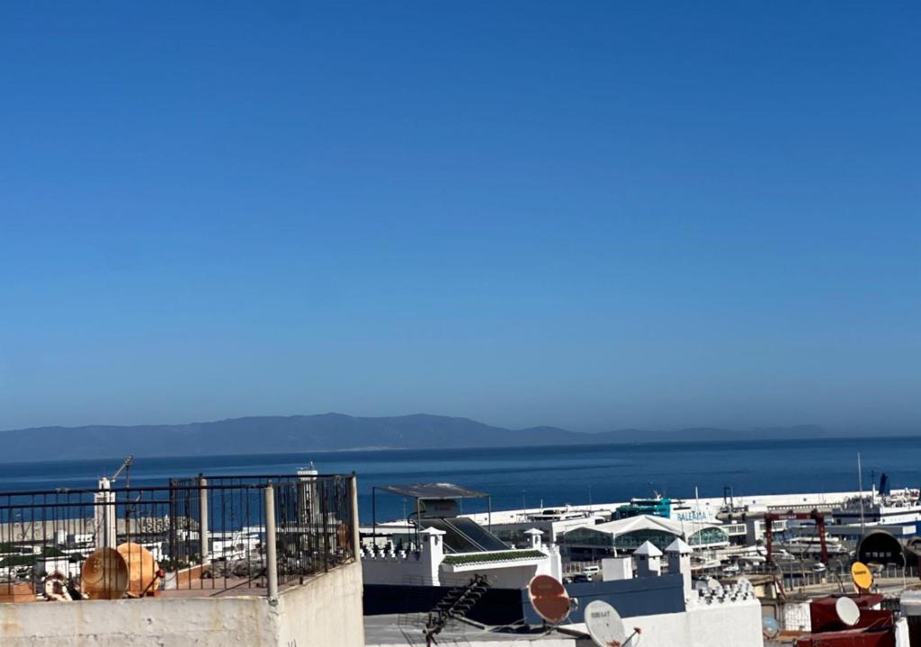 Medina of Tangier House | Riad Lyabaïana privatisé, piscine et vue mer dans la médina