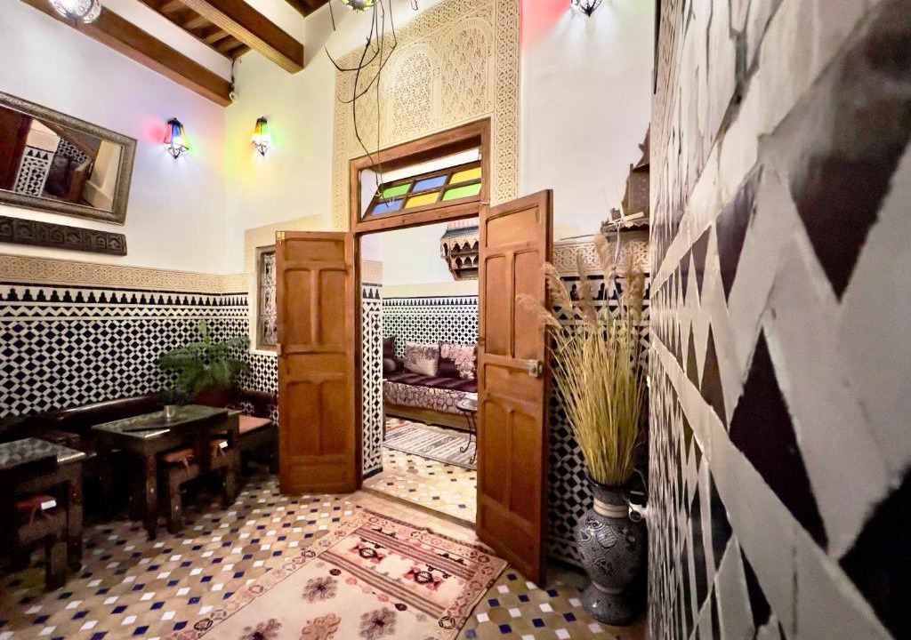 Zekkak Er Roumane House | Riad-style Guesthouse-Fez Medina Stay with Rooftop