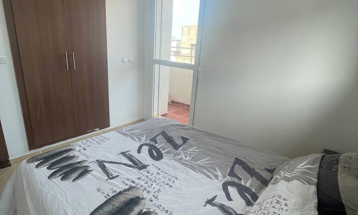 Zona Industrial Gzenaya Apartment | Spacious 66 m², Quiet & Bright, 3 minutes from the airport, 33 minutes on foot
