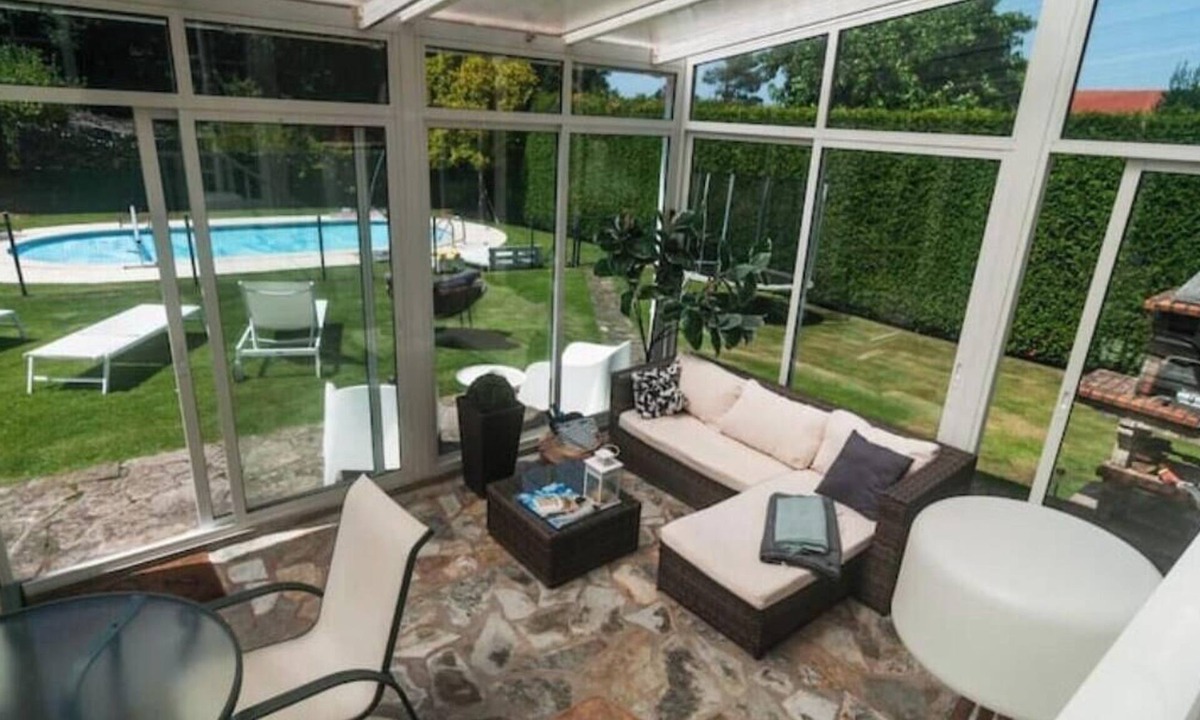 Teo Ski Chalet | Spacious rural house with private swimming pool 5 km from Santiago de Compostela.