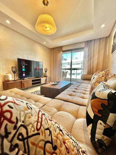 Ain Harrouda Apartment | Spacious Studio with Pool & Wi-Fi