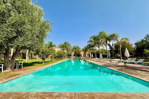Ouahat Sidi Brahim Apartment | Sunny apartment with rooftop Water Park included
