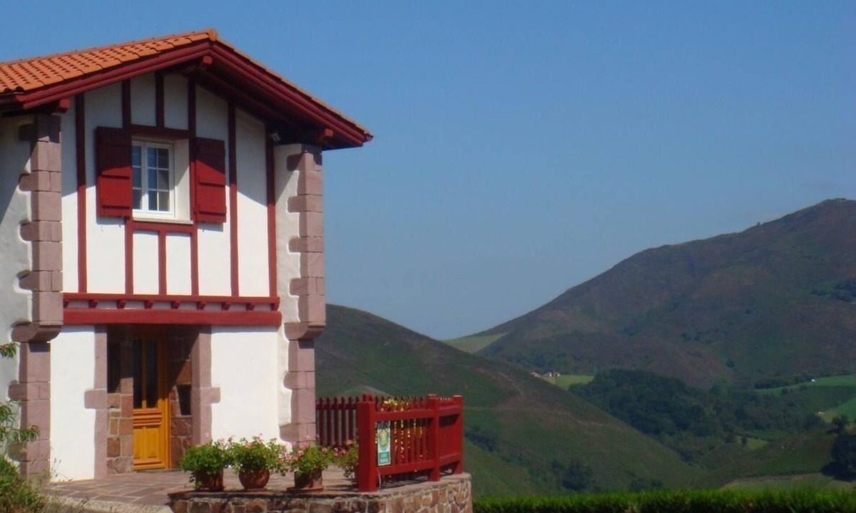 Bidarray House | SURAYA - BIDARRAY - Vacation Home