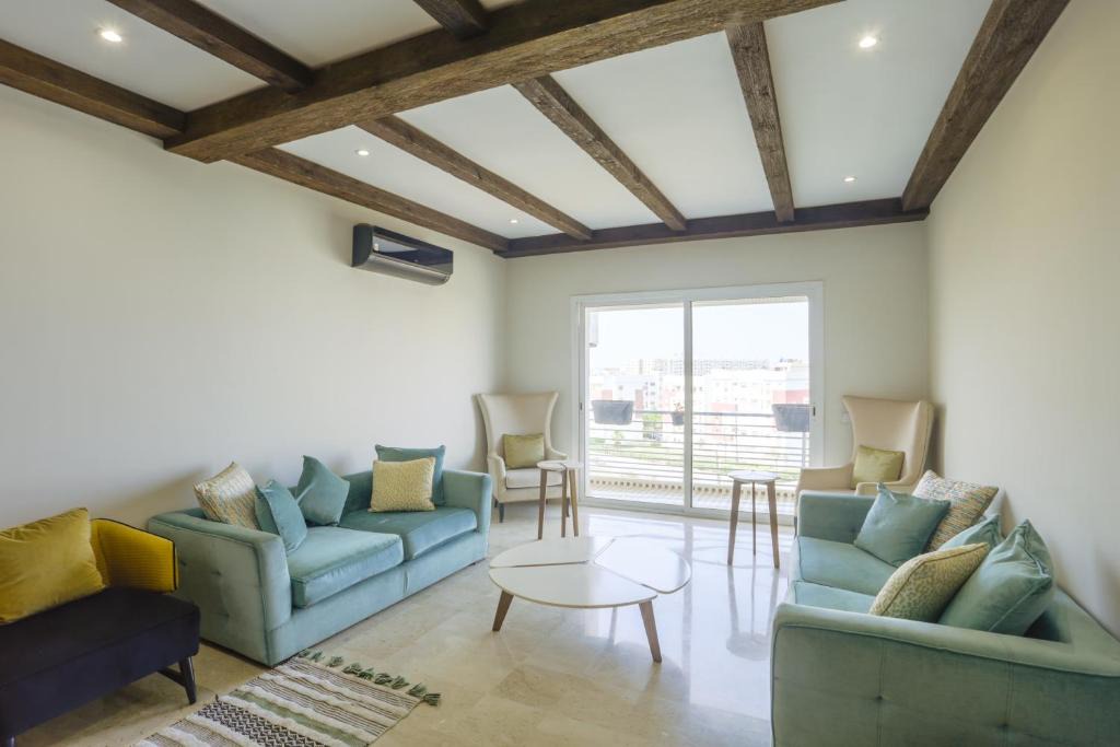 Bouskoura Apartment | Terrasse au Soleil, Confort