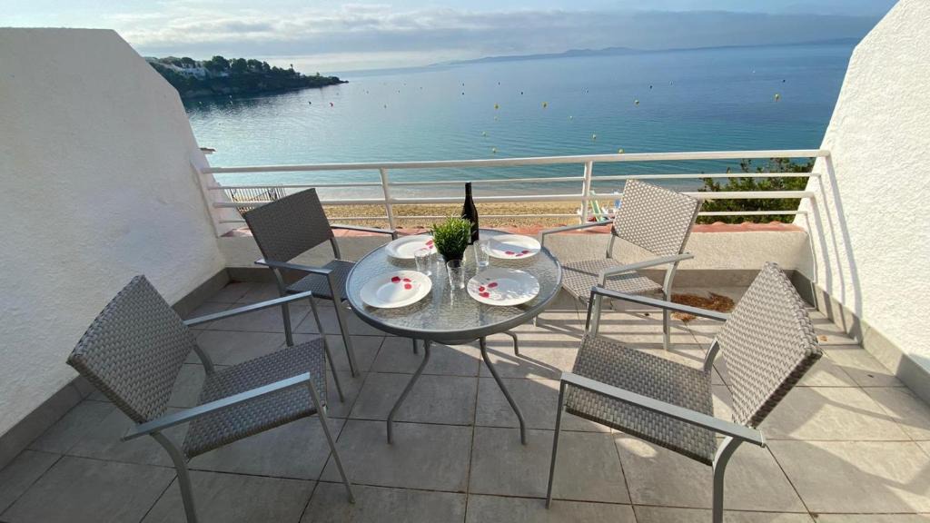 Almadraba-Canyelles Apartment | Verones 2c