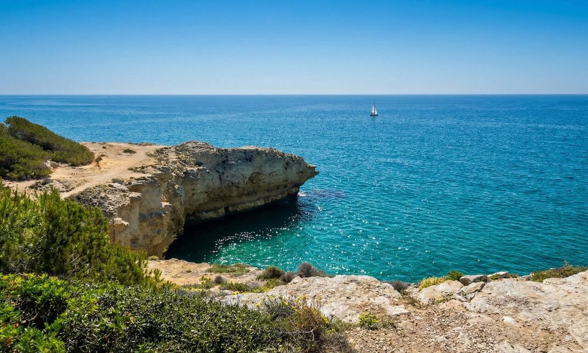 Torredembarra Villa | Villa Playa del Sur · 250m from the sea · 7 Suites · +19 guests · Views 16 P