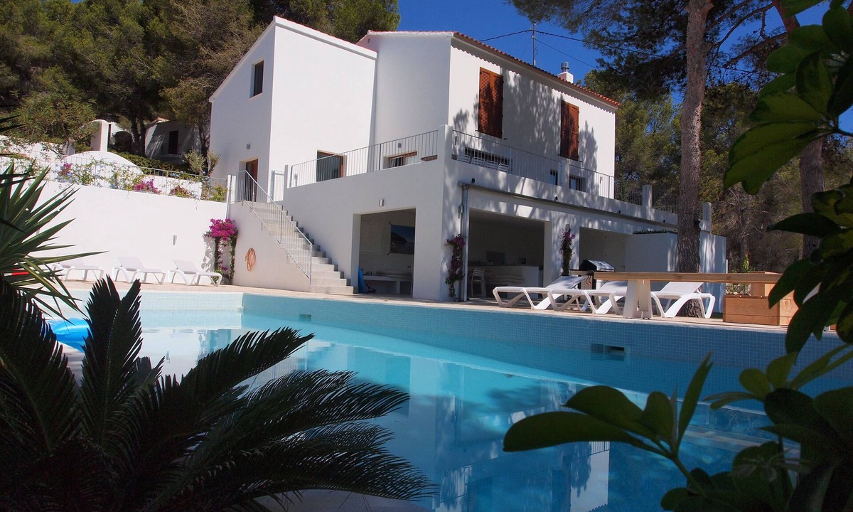 El Portet Villa | Villa Renate 5min walk sand beach Large Pool WiFi Airco 5 Bedrms 2 Kitchens