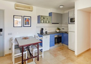 APARTMENT (3 ADULTS + 2 CHILDREN) STREET VIEW in L'Estartit