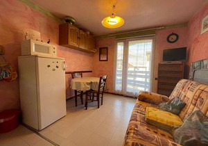 Cozy Studio for 4 in Ski Resort, Steps to Slopes & Town with Balcony in Enchastrayes