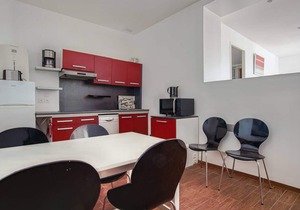 Downtown Apartment Near Beach - Modern Decor, Family-Friendly in Saint-Jean-de-Luz