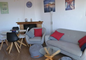 FENER DE DALT 3 Fantastic apartment with terrace and sea views in LLANÇA