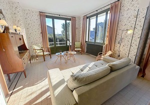 Luxury Villa Steps from Beach, Close to Shops, BBQ, Parking, WiFi Included in Jullouville