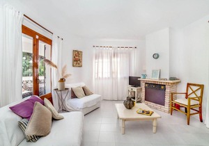 Sant Antoni de Calonge Villa Sleeps 8 with Pool Air Con and WiFi in Sant Antoni de Calonge
