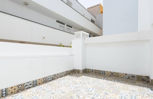 San Isidro Apartment | 1 Moderno Edificio Emilia